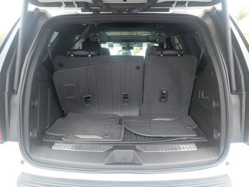Used 2022 Chevrolet Tahoe RST w/ Luxury Package RWD image 8