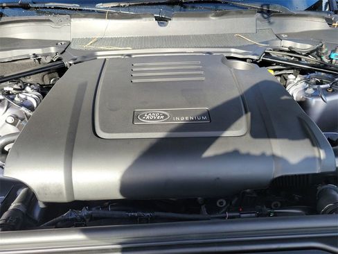 New 2025 Land Rover Discovery S image 30