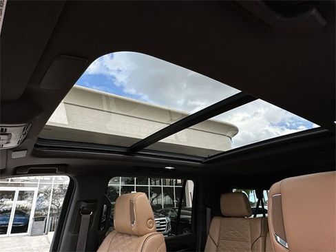 Used 2023 Cadillac Escalade ESV Sport w/ LPO, ONYX Package image 30