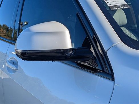 Used 2019 BMW X5 xDrive50i w/ M Sport Package image 10