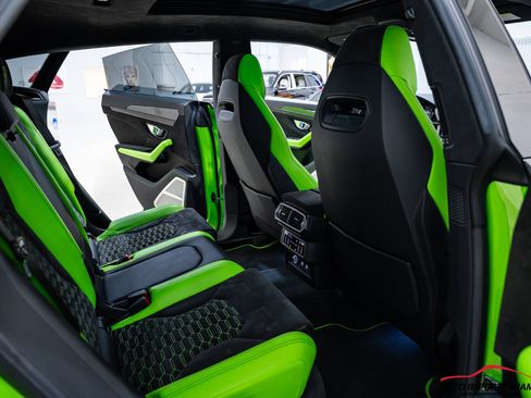 Used 2022 Lamborghini Urus AWD/4WD image 46
