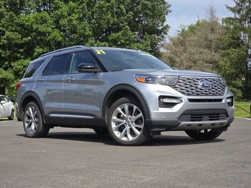 Used 2021 Ford Explorer Platinum w/ Premium Technology Package AWD/4WD image 2