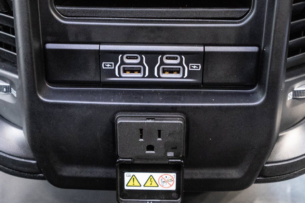 Used 2022 RAM 1500 Laramie AWD/4WD image 35