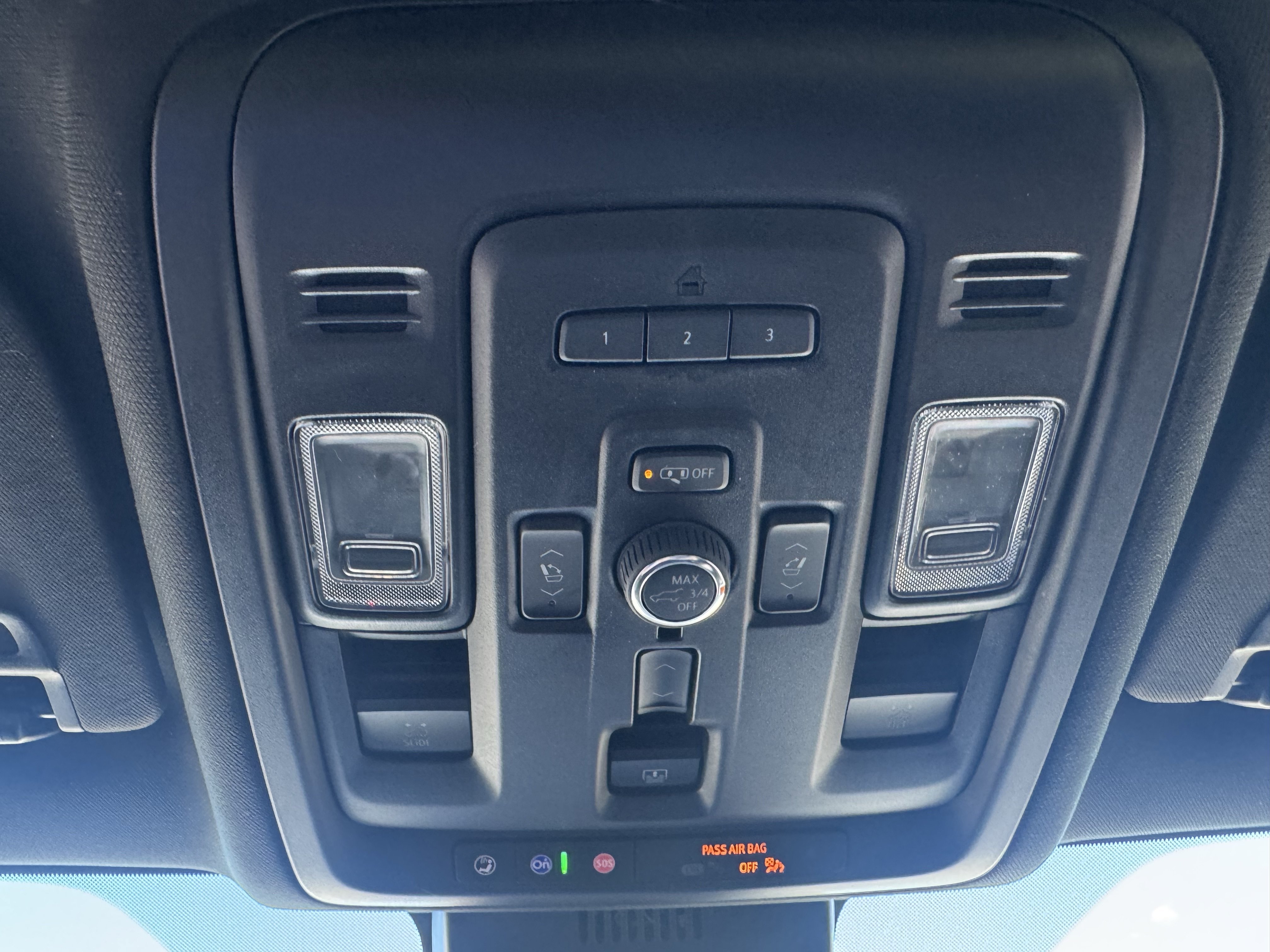 Used 2023 GMC Yukon XL Denali AWD/4WD image 30