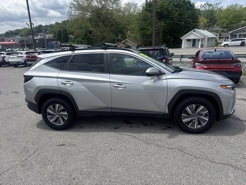 Used 2022 Hyundai Tucson Blue AWD/4WD image 2