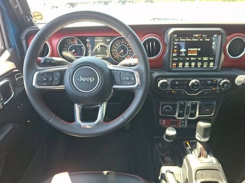 Used 2023 Jeep Gladiator Rubicon w/ LED Lighting Group AWD/4WD image 11