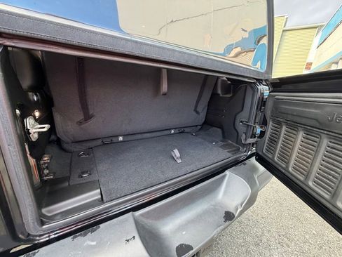 Used 2024 Jeep Wrangler Sport S image 12