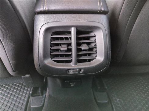 Used 2015 Jeep Cherokee Latitude w/ Cold Weather Group image 17