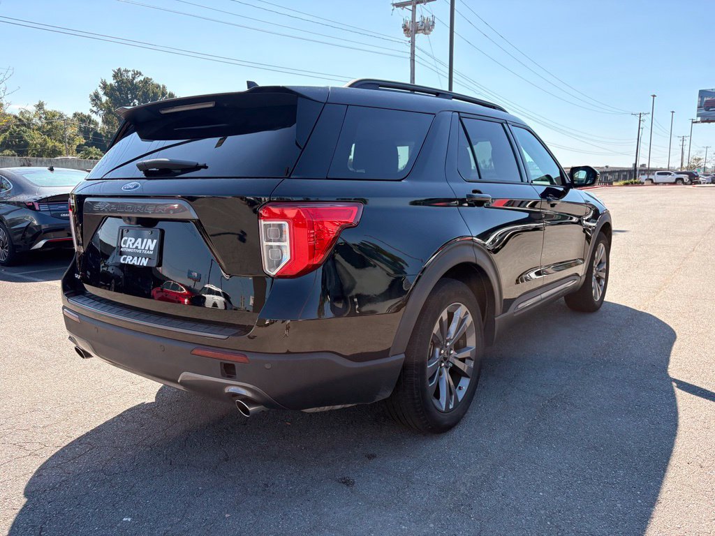 Used 2023 Ford Explorer XLT w/ Equipment Group 202A RWD image 8
