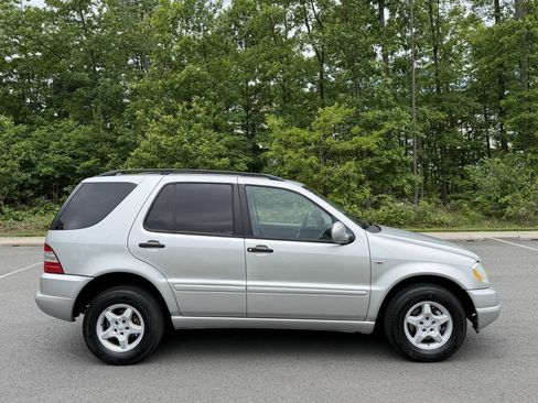 Used 2001 Mercedes-Benz ML 320 4MATIC image 6