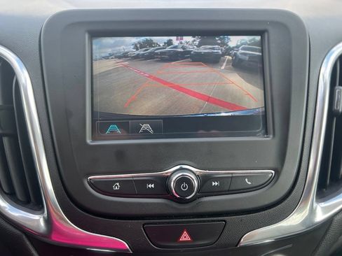 Used 2018 Chevrolet Equinox LT FWD image 15