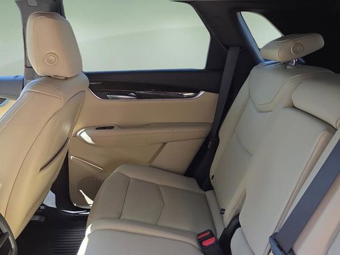 Used 2018 Cadillac XT5 AWD image 29