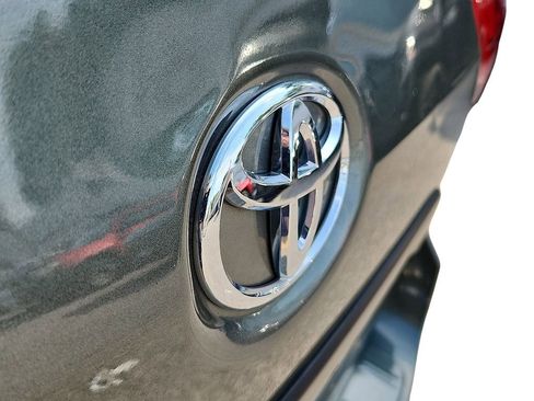 Used 2020 Toyota Sienna L image 29