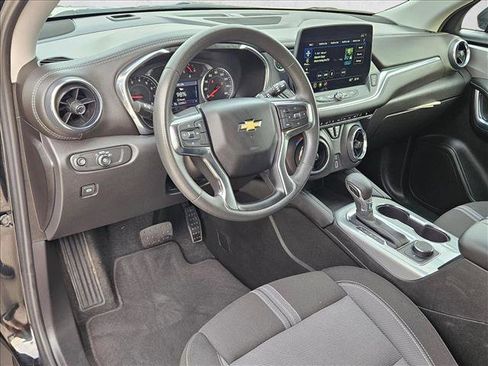 Used 2025 Chevrolet Blazer LT AWD/4WD image 10