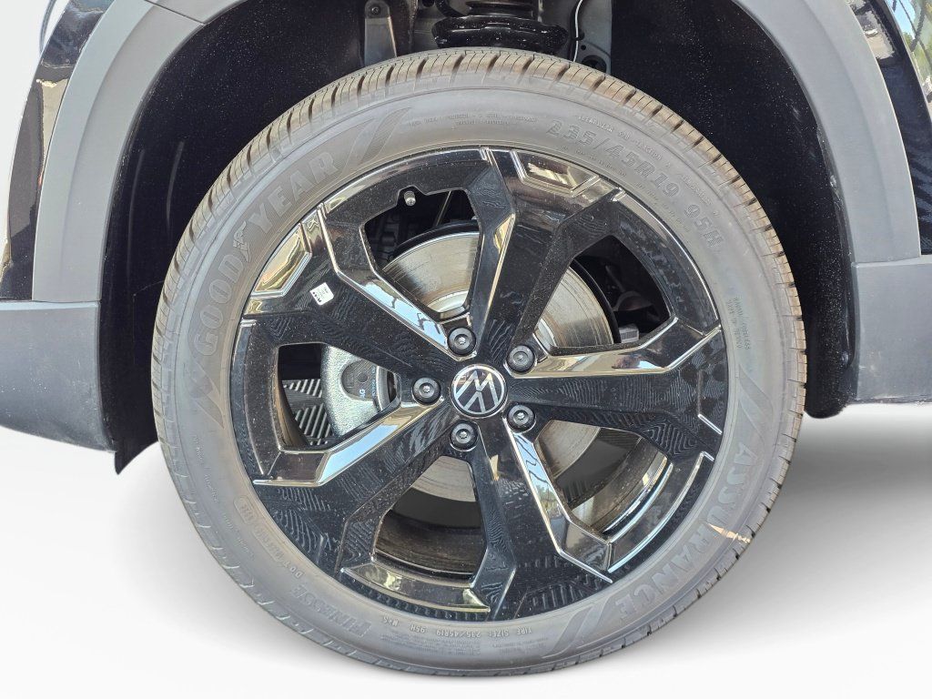 New 2026 Volkswagen Taos SEL AWD/4WD image 11