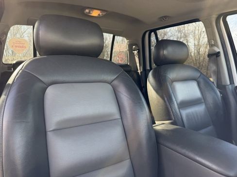 Used 2005 Ford Explorer Sport Trac XLS image 7