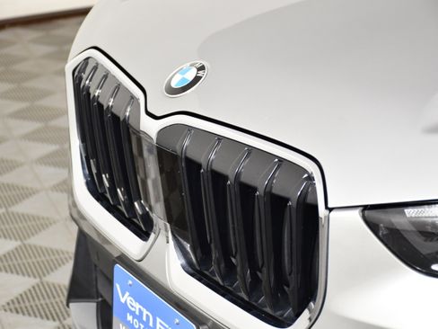 Used 2023 BMW X1 xDrive28i AWD/4WD image 11