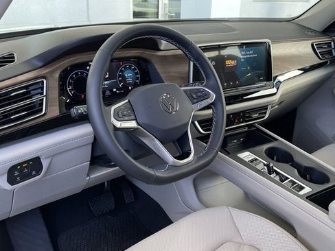 New 2026 Volkswagen Atlas SE image 12