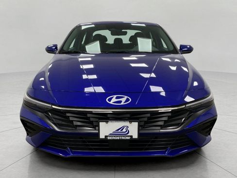 Used 2025 Hyundai Elantra SEL FWD image 9