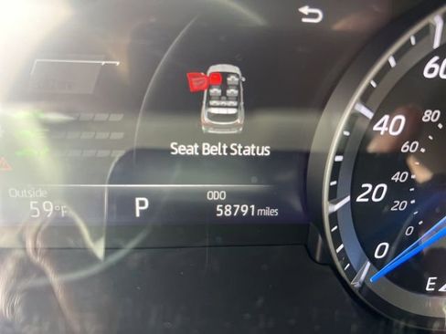 Used 2021 Toyota Highlander Limited image 12