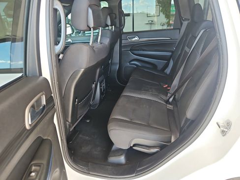 Used 2019 Jeep Grand Cherokee Laredo image 17