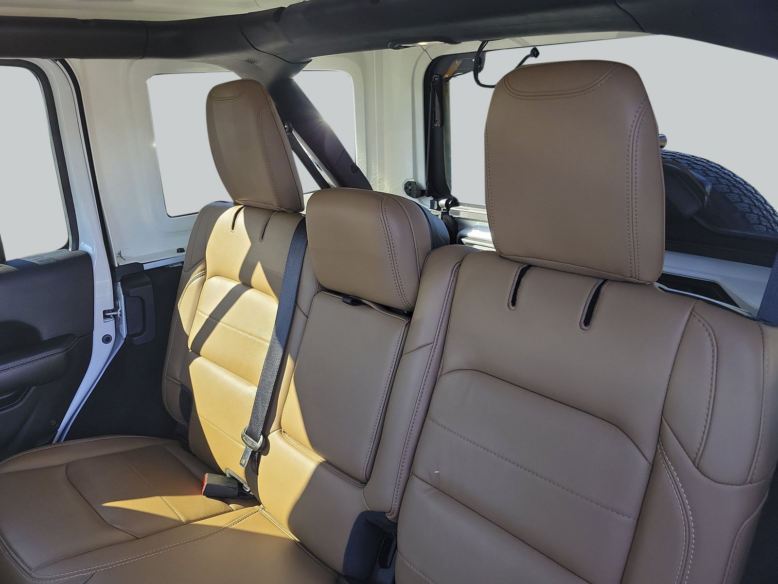 Used 2020 Jeep Wrangler Unlimited Sahara AWD/4WD image 29
