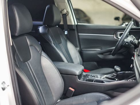 Used 2024 Kia Sorento EX w/ Panoramic Sunroof Package image 19