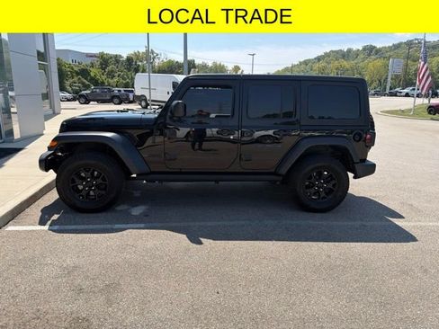 Used 2022 Jeep Wrangler Unlimited Sport AWD/4WD image 4