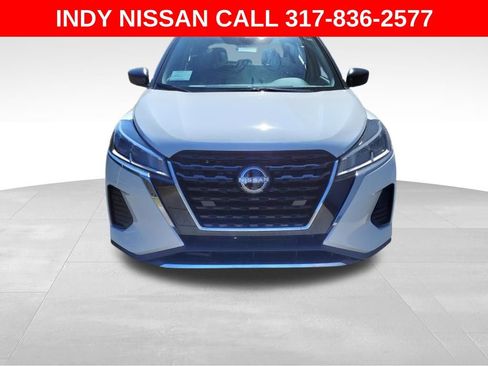 Used 2024 Nissan Kicks S image 9