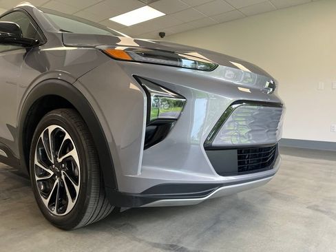 Used 2023 Chevrolet Bolt EUV Premier w/ Super Cruise Package FWD image 6