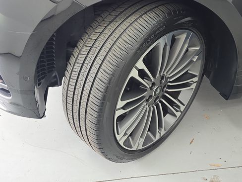 Used 2025 Land Rover Range Rover Velar Dynamic SE image 31