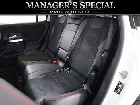 Used 2022 Mercedes-Benz GLB 250 4MATIC image 36