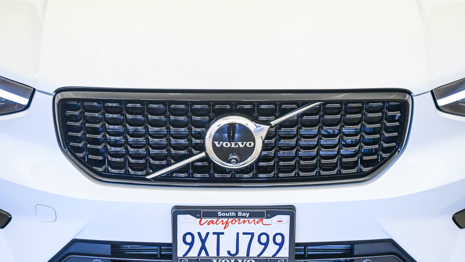 Used 2026 Volvo XC40 B5 Plus w/ Protection Package Premier AWD/4WD image 8