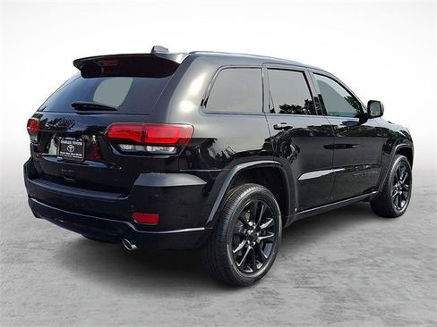 Used 2018 Jeep Grand Cherokee Altitude image 6