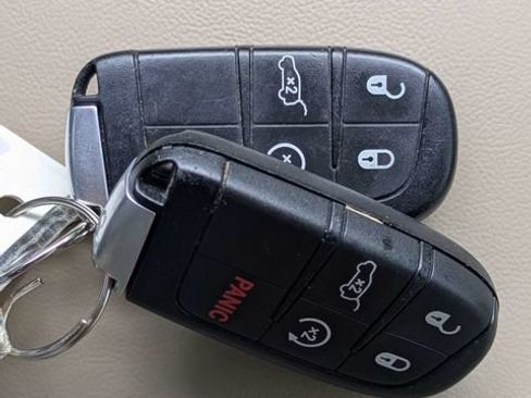 Used 2018 Jeep Grand Cherokee Limited RWD image 32