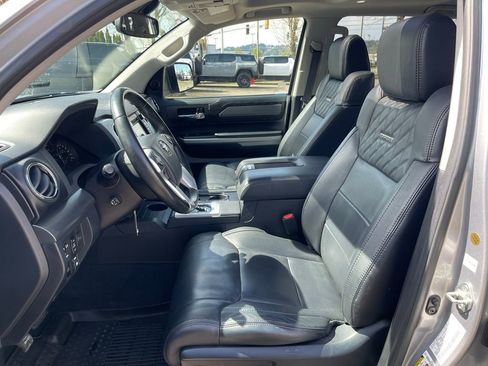 Used 2018 Toyota Tundra Platinum image 7