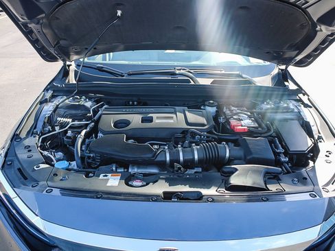 Used 2018 Honda Accord Touring image 28