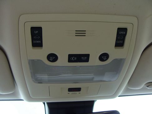 Used 2017 Lexus IS 300 AWD image 31