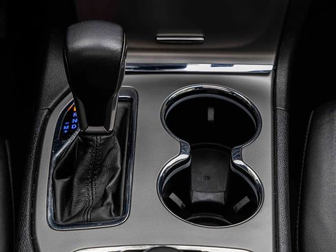 Used 2022 Jeep Grand Cherokee Limited image 14