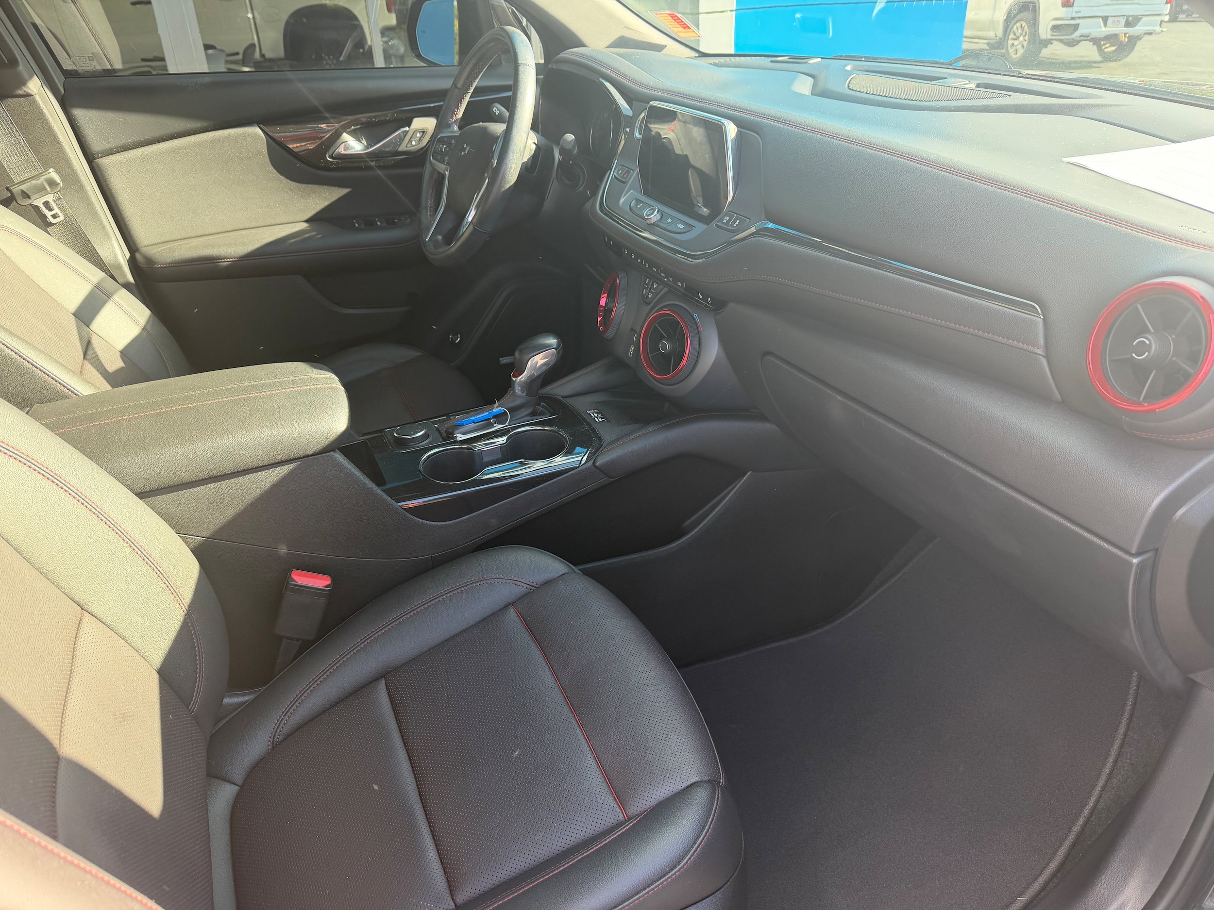 Used 2021 Chevrolet Blazer RS w/ Enhanced Convenience Package AWD/4WD image 2