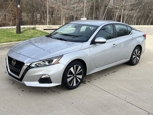 Used 2021 Nissan Altima 2.5 SV image 5