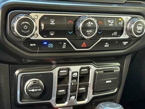 Used 2022 Jeep Wrangler Unlimited Rubicon 4xe image 18