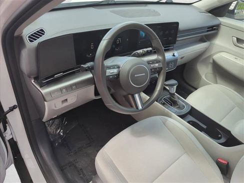 Used 2025 Hyundai Kona SEL AWD/4WD image 13