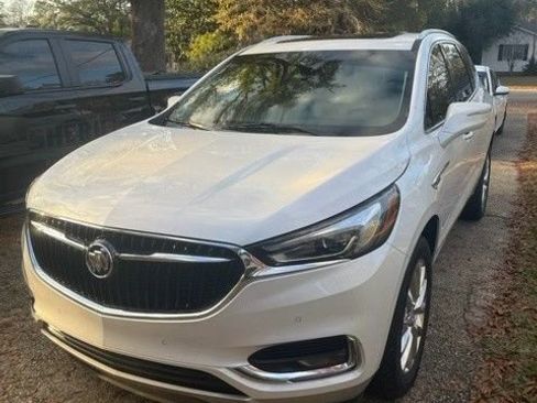 Used 2020 Buick Enclave Premium w/ Sun and Sites Package image 13