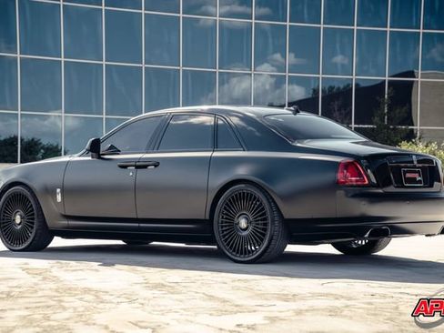 Used 2014 Rolls-Royce Ghost RWD image 4