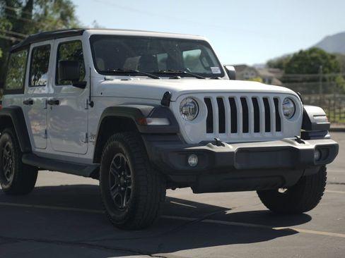 Used 2018 Jeep Wrangler Unlimited Sport AWD/4WD image 7
