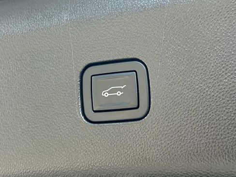 Used 2024 Buick Enclave Premium image 14