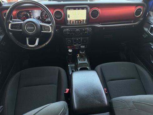 Used 2020 Jeep Wrangler Unlimited Rubicon w/ Dual Top Group AWD/4WD image 21