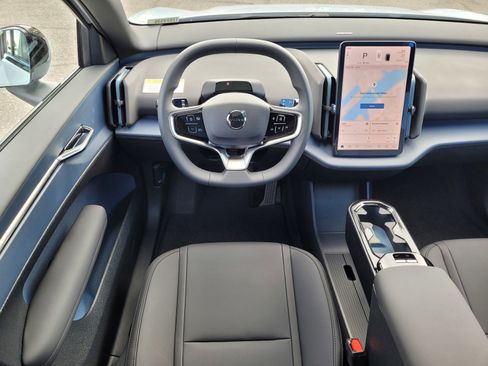 New 2026 Volvo EX30 Plus w/ Protection Package image 13