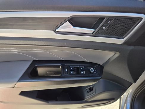 Used 2021 Volkswagen Atlas SE w/ Panoramic Sunroof Package FWD image 24